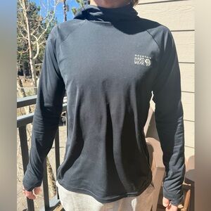 Mountain Hardwear Men’s Medium Black Performance Hoodie with Logo